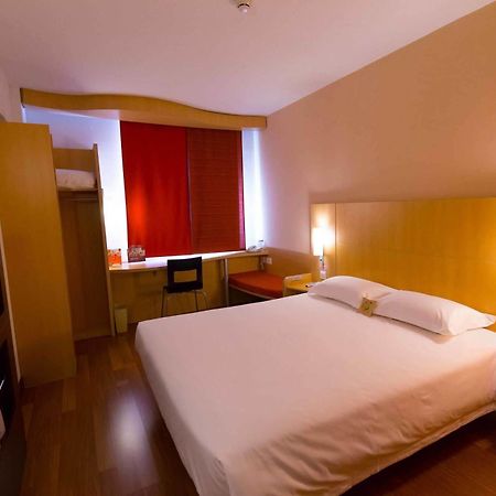 Hotel Ibis Shenyang Tiexi Exteriör bild
