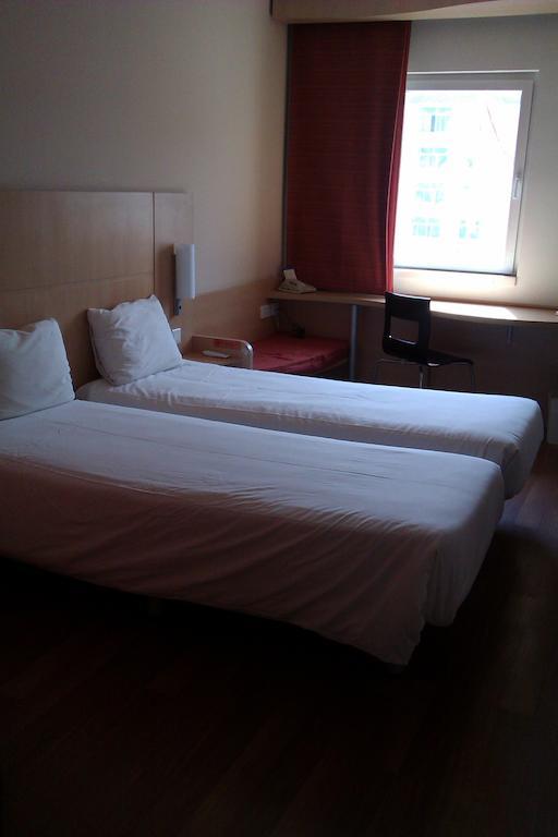 Hotel Ibis Shenyang Tiexi Exteriör bild