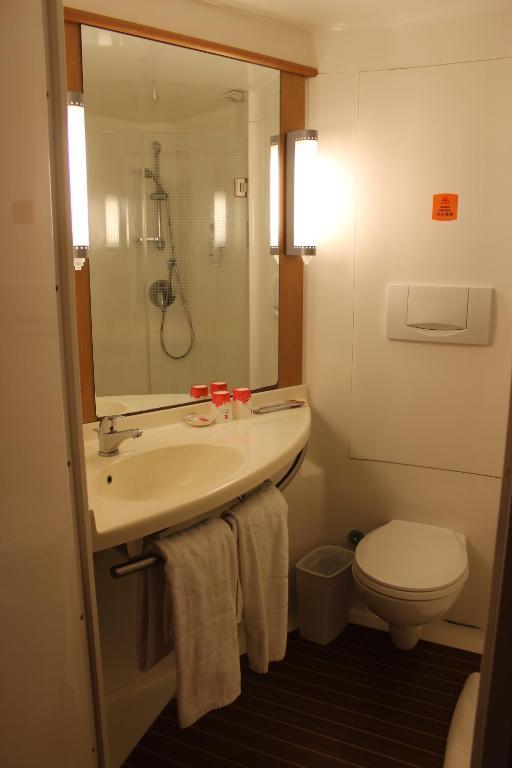 Hotel Ibis Shenyang Tiexi Rum bild
