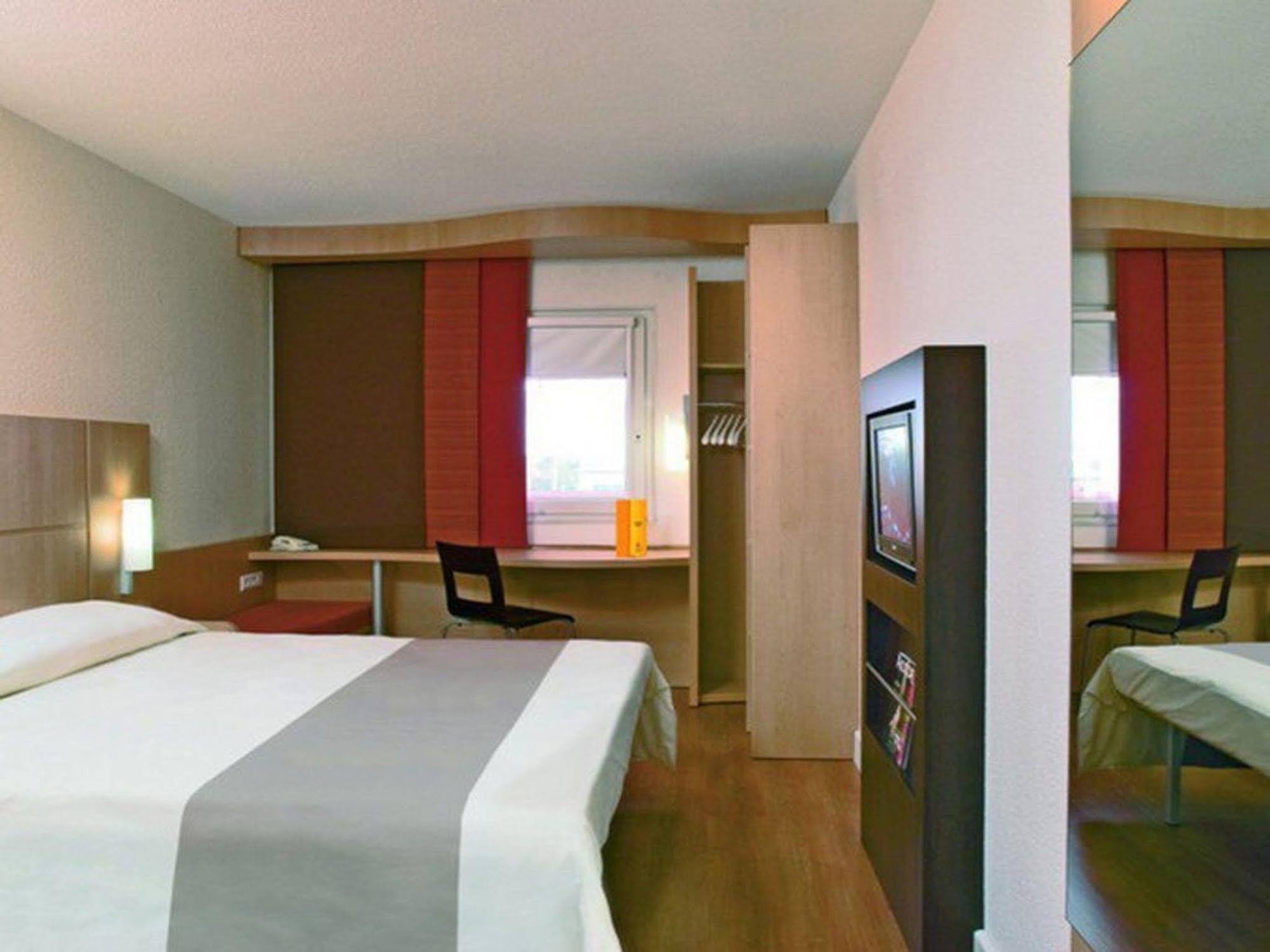 Hotel Ibis Shenyang Tiexi Exteriör bild