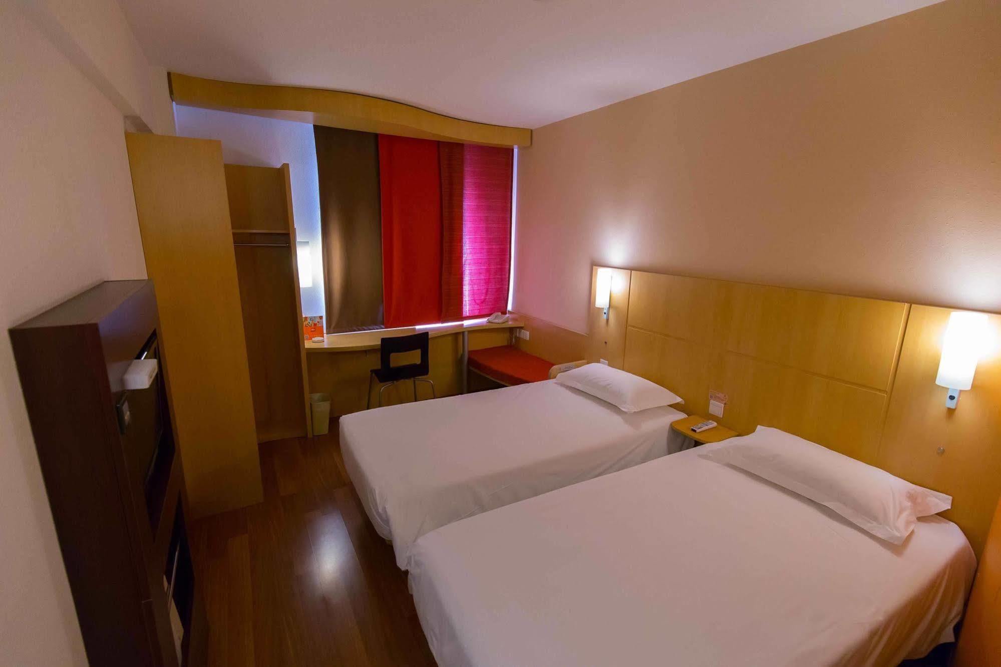 Hotel Ibis Shenyang Tiexi Exteriör bild