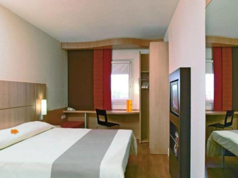 Hotel Ibis Shenyang Tiexi Exteriör bild