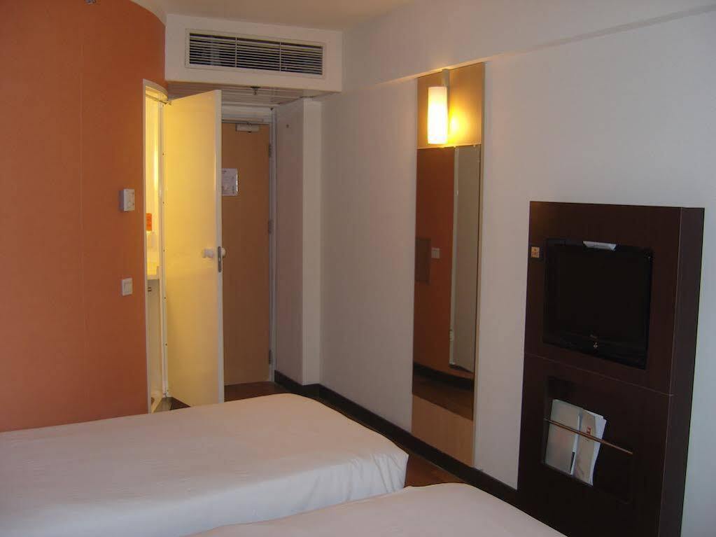 Hotel Ibis Shenyang Tiexi Exteriör bild