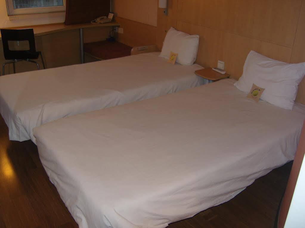 Hotel Ibis Shenyang Tiexi Exteriör bild