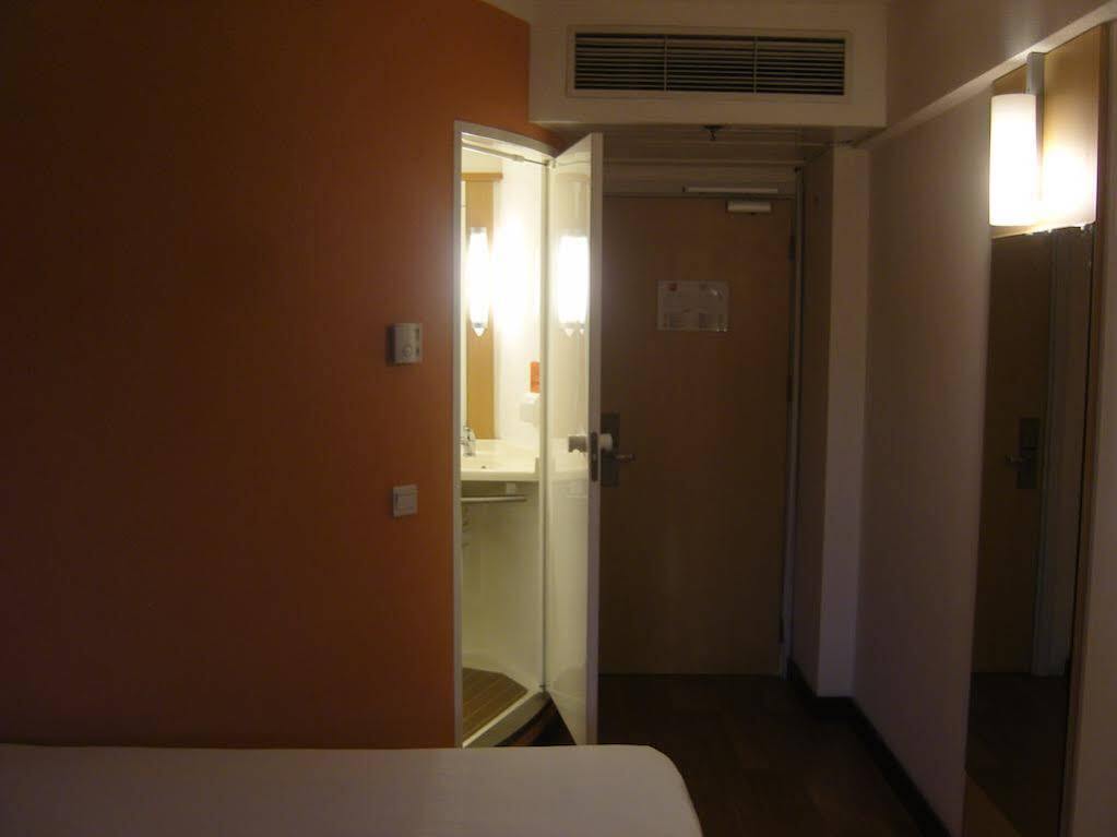 Hotel Ibis Shenyang Tiexi Exteriör bild