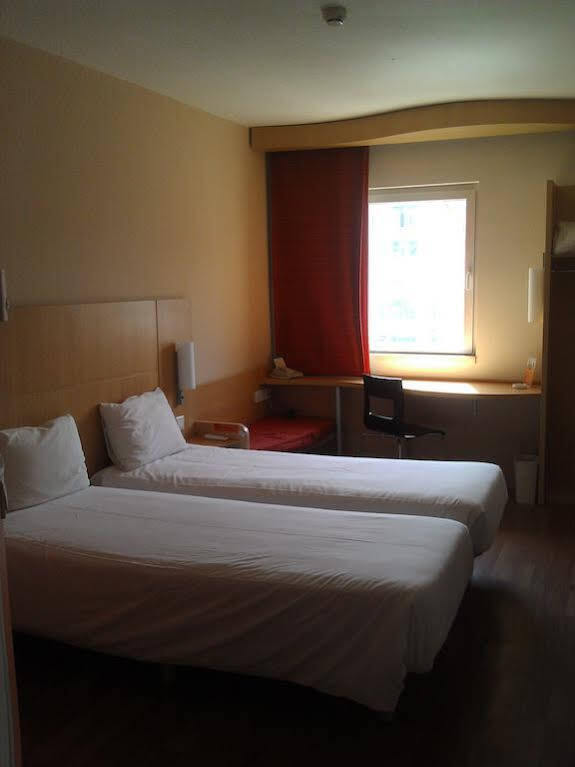 Hotel Ibis Shenyang Tiexi Exteriör bild